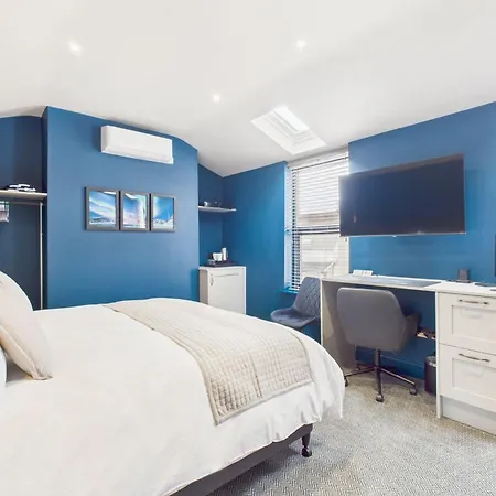 Host & - Bellevue Luxe *