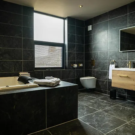 Bellevue Luxe - *