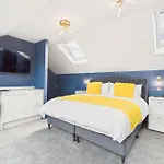Host & - Bellevue Luxe Apartman *