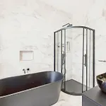 Host & - Bellevue Luxe *